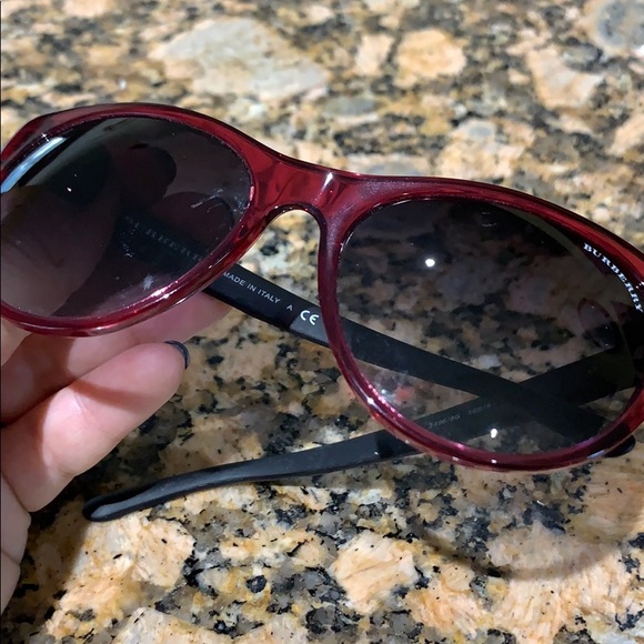 Maroon Burberry Sunglasses, gently used - Picture 7 of 8